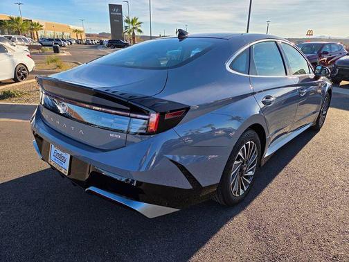2025 Hyundai SONATA Hybrid Limited