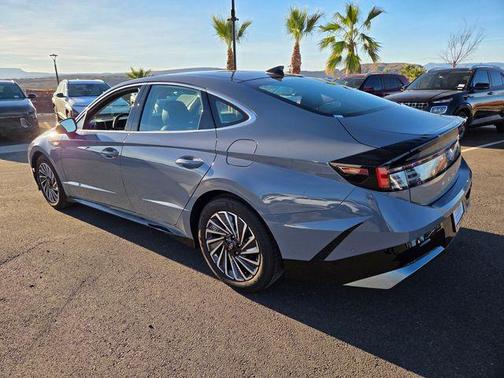 2025 Hyundai SONATA Hybrid Limited