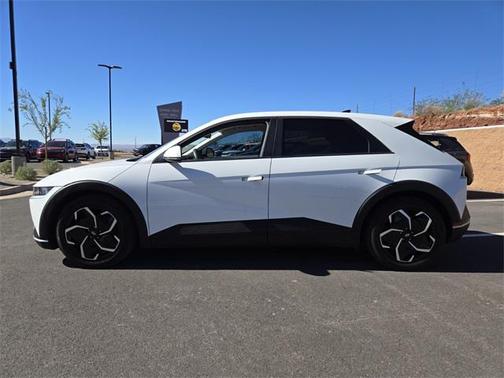 2023 Hyundai IONIQ 5 SE Standard Range