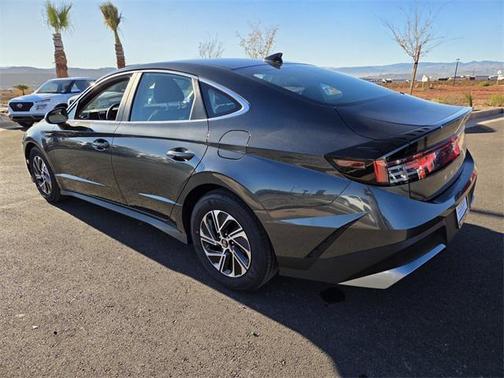 2026 Hyundai SONATA Hybrid Base