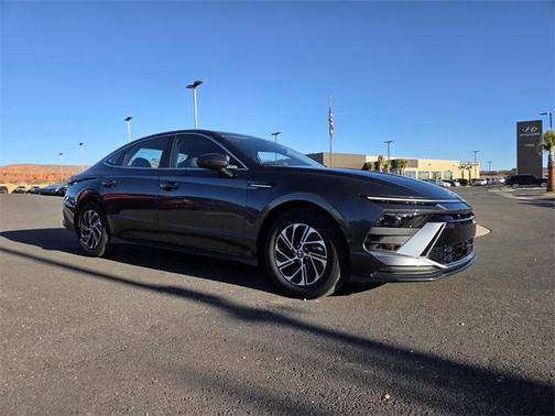 2026 Hyundai SONATA Hybrid Base