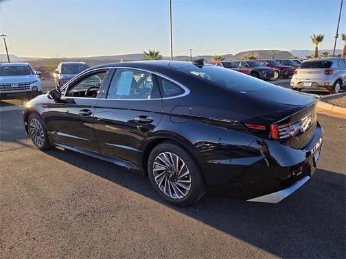 2025 Hyundai SONATA Hybrid SE