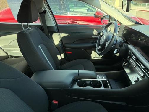 2025 Hyundai SONATA Hybrid SE