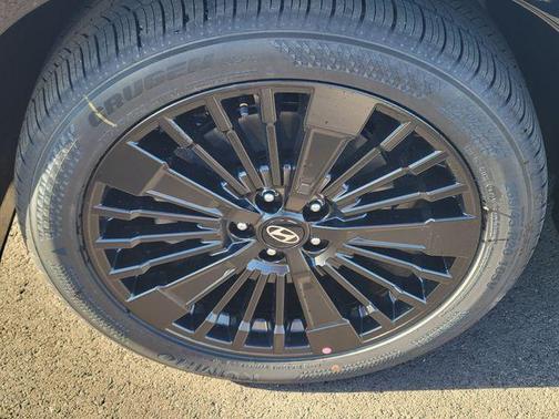 Shimmering Silver 2026 Hyundai SANTA FE HEV Calligraphy