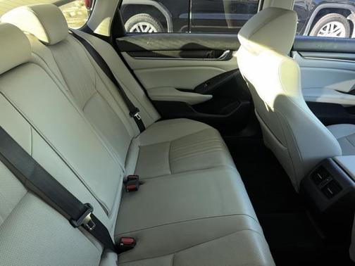 2019 Honda Accord Touring 2.0T