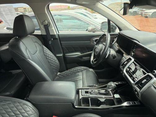 Glacial White Pearl 2022 Kia Sorento SX