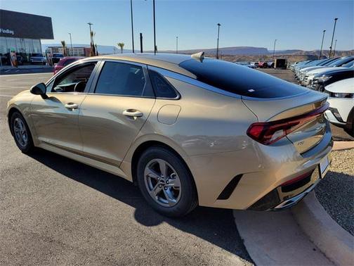 2022 Kia K5 LXS