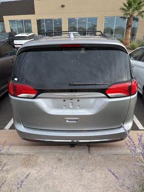 Billet Silver Metallic Clearcoat 2017 Chrysler Pacifica Touring-L