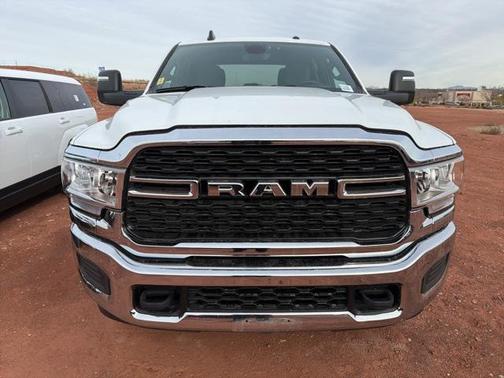 2024 RAM 3500 Big Horn Crew Cab 4x4 8' Box