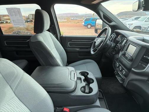 2024 RAM 3500 Big Horn Crew Cab 4x4 8' Box