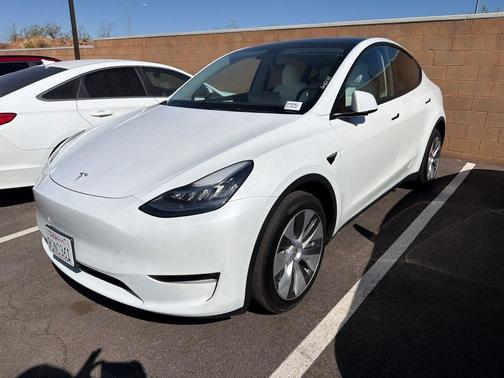 Pearl White Multi-Coat 2023 Tesla Model Y Long Range Dual Motor All-Wheel Drive