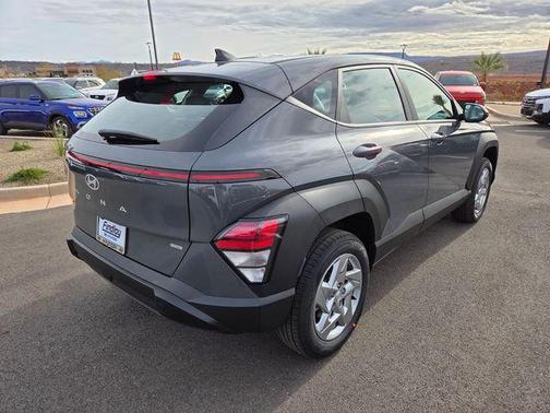Ecotronic Gray Pearl 2026 Hyundai KONA SE