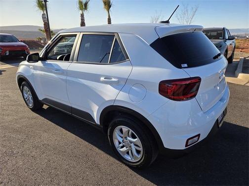 2024 Hyundai VENUE SE