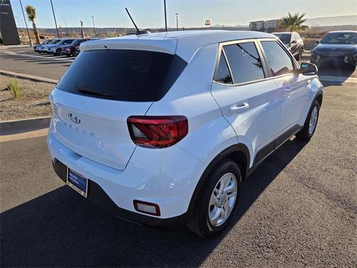 2024 Hyundai VENUE SE