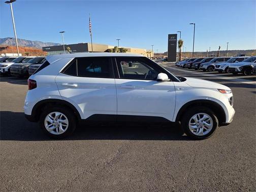 2024 Hyundai VENUE SE