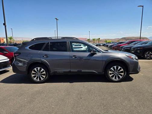 Magnetite Gray Metallic 2023 Subaru Outback Limited