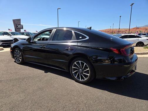 Phantom Black 2022 Hyundai SONATA Limited