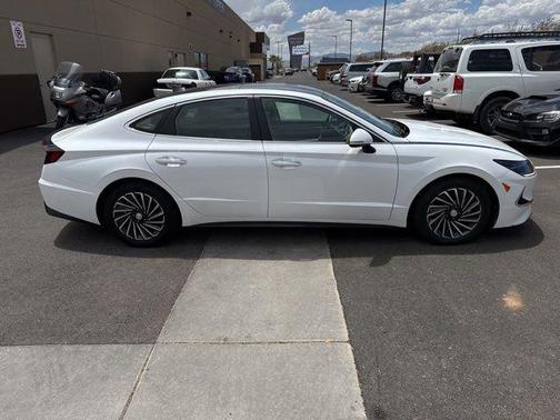 Hyper White 2021 Hyundai SONATA Limited 2.0T