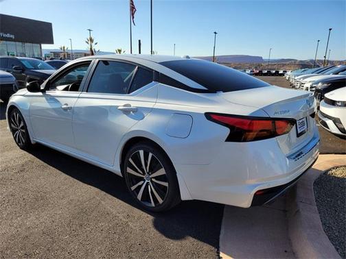2022 Nissan Altima SR FWD
