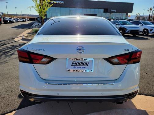 2022 Nissan Altima SR FWD