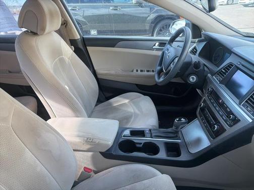 2016 Hyundai SONATA SE