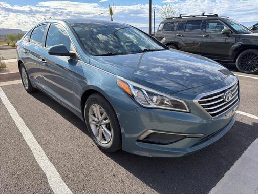 2016 Hyundai SONATA SE