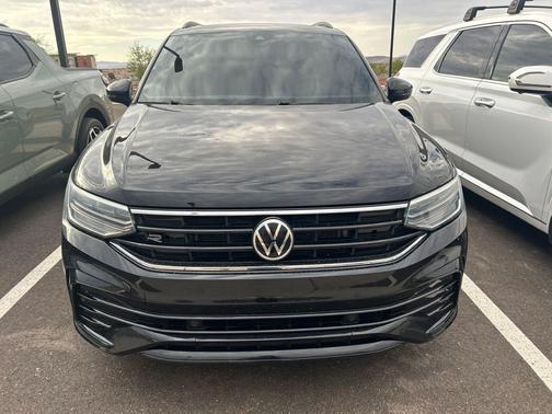 Deep Black Pearl 2022 Volkswagen Tiguan 2.0T SE R-Line Black 4MOTION
