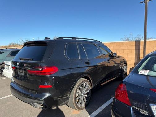 Black Sapphire Metallic 2021 BMW X7 M50i