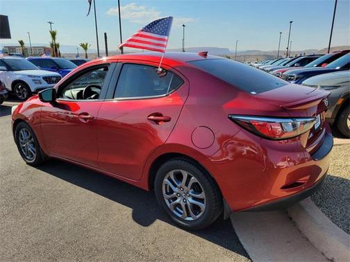 2019 Toyota Yaris Sedan LE