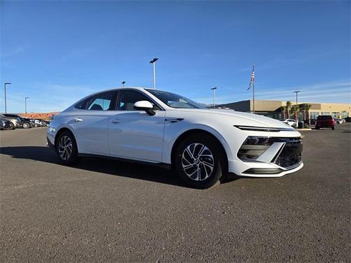 2026 Hyundai SONATA Hybrid Base