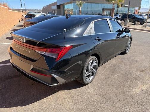 2025 Hyundai ELANTRA SEL