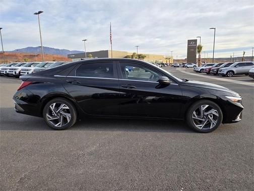 2025 Hyundai ELANTRA SEL