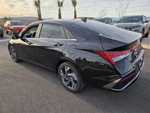 2025 Hyundai ELANTRA SEL