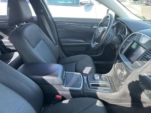 2018 Chrysler 300 Touring