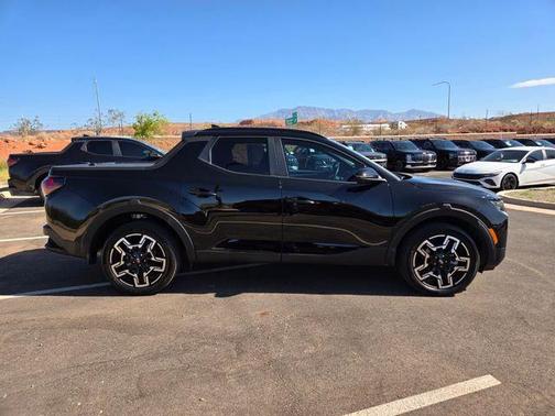 Phantom Black 2025 Hyundai SANTA CRUZ Limited