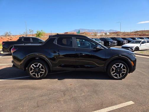 Phantom Black 2025 Hyundai SANTA CRUZ Limited