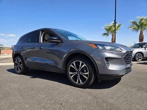 Carbonized Gray Metallic 2022 Ford Escape SE