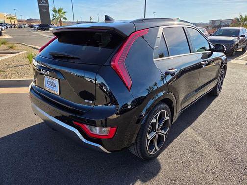Aurora Black Pearl 2023 Kia Niro Touring