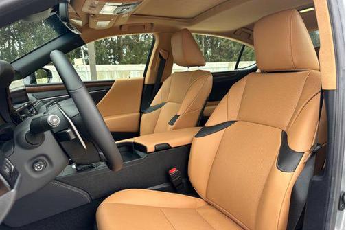 2025 Lexus ES 300h Base