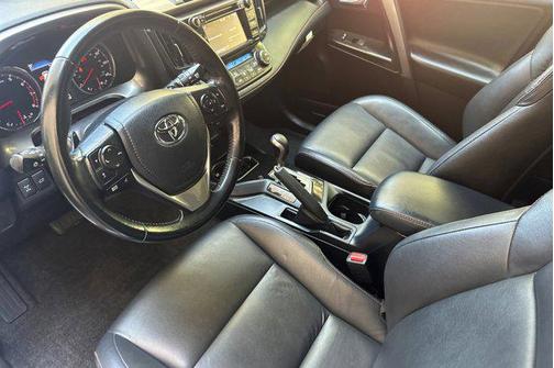 2018 Toyota RAV4 SE