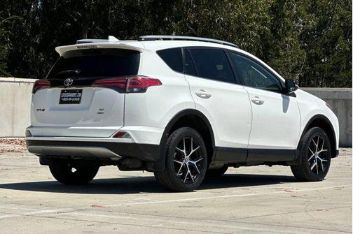 2018 Toyota RAV4 SE