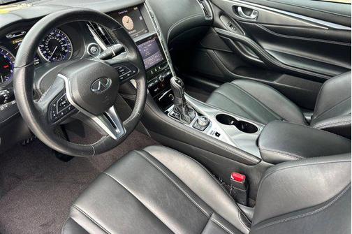2017 INFINITI Q60 2.0T