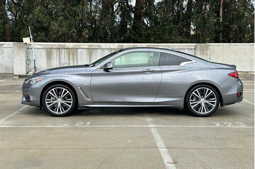 2017 INFINITI Q60 2.0T
