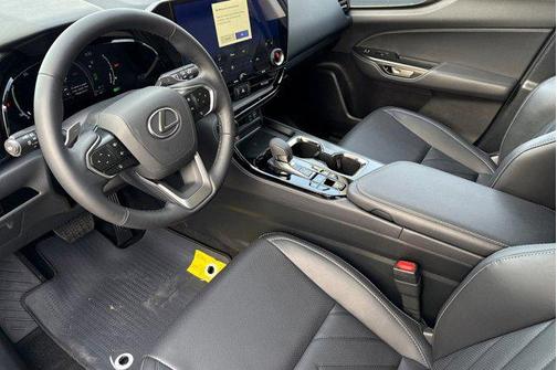 2026 Lexus NX 450h+ Luxury