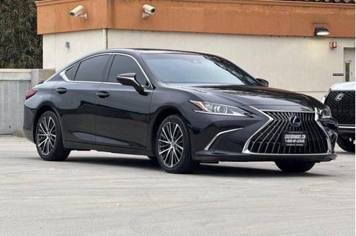 2022 Lexus ES 300h Base