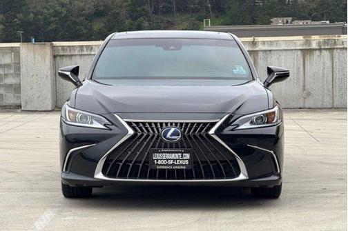 2022 Lexus ES 300h Base