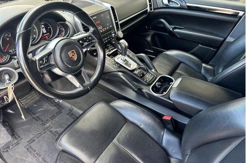 2017 Porsche Cayenne Cayenne