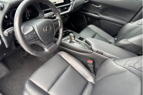 Iridium 2025 Lexus UX 300h Base