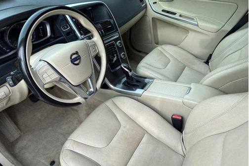 2016 Volvo XC60 T5 Premier