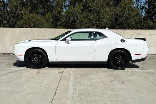 White Knuckle Clearcoat 2017 Dodge Challenger SXT
